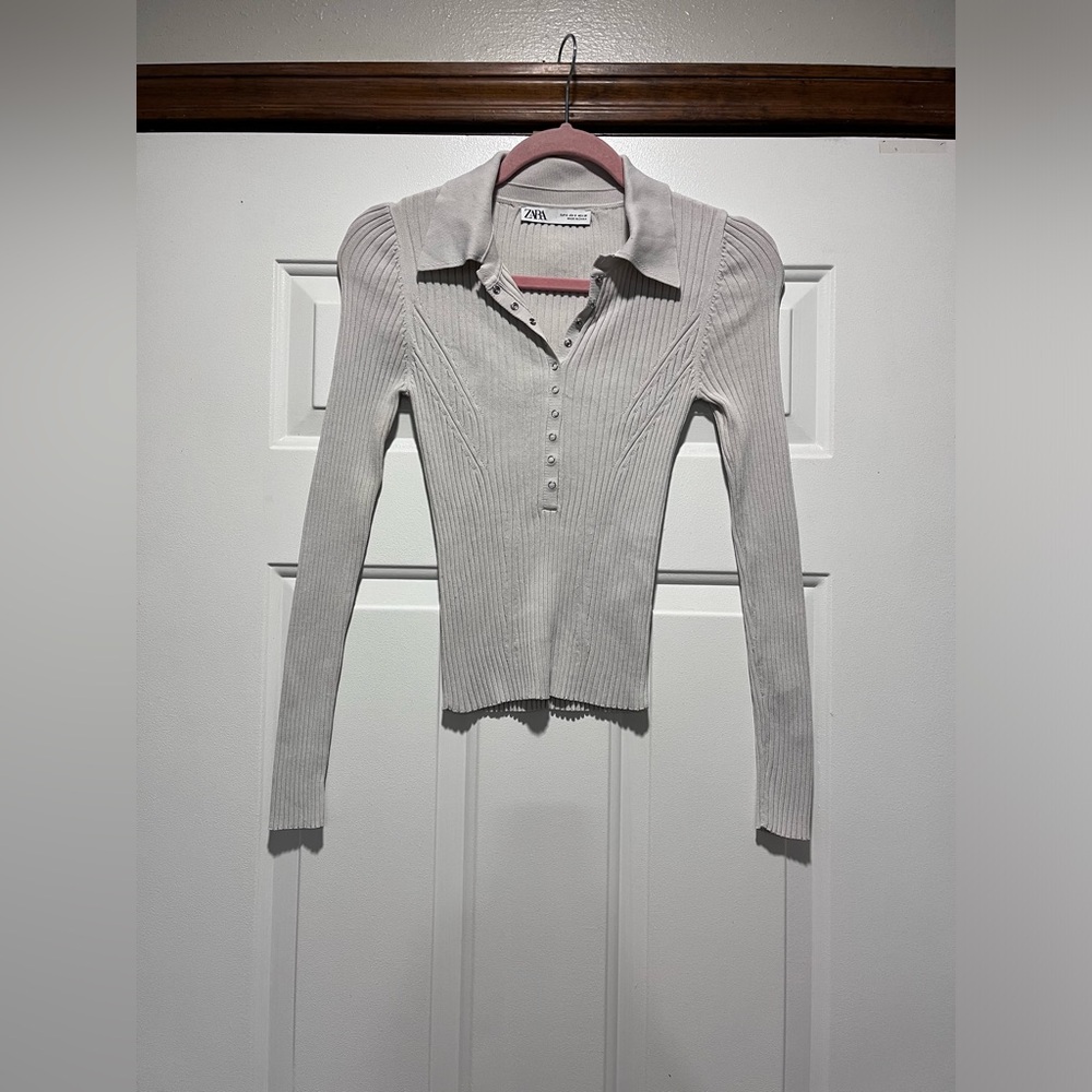 ZARA Light GREY Ribbed Knit Cropped top Long sleeve Small Snaps Collar